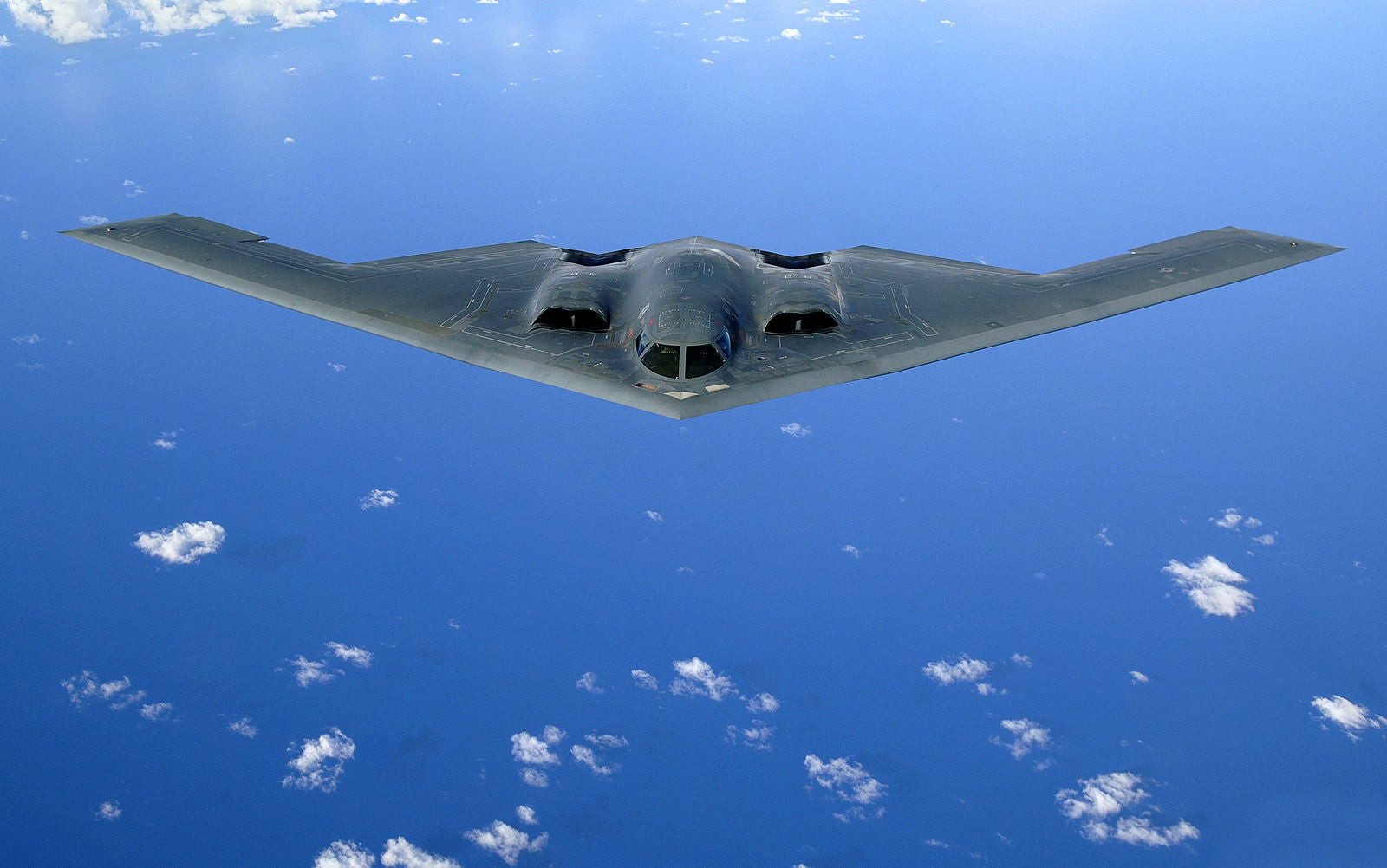 B-2 Spirit: Τί χρειάζεται για να πετάξεις ένα «αόρατο» βομβαρδιστικό (βίντεο)